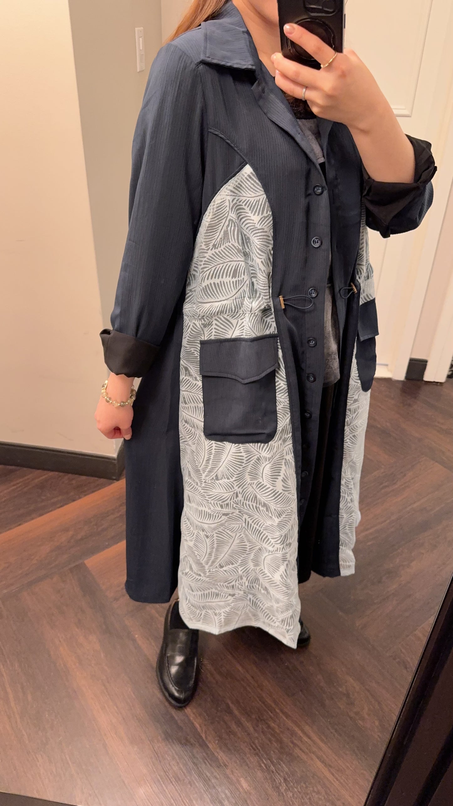 M259209 《輕薄葉子Pattern外套》 兩色(白/藍)