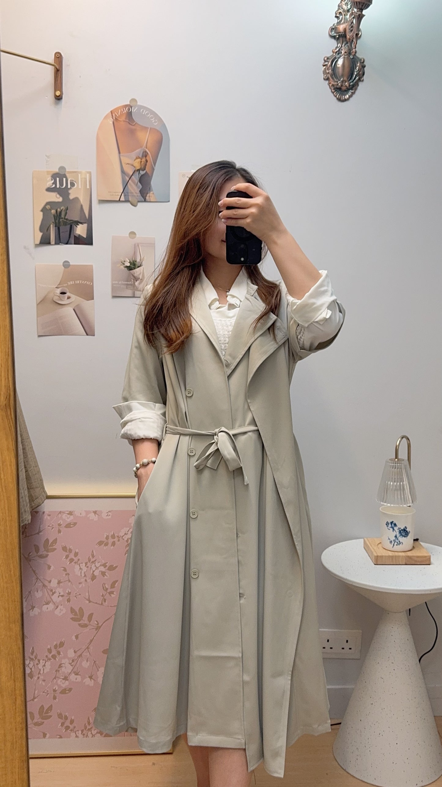 M258108 《超有氣質!靚色TRENCH COAT!!!!》 兩色(鼠尾草綠/灰藍/黑)