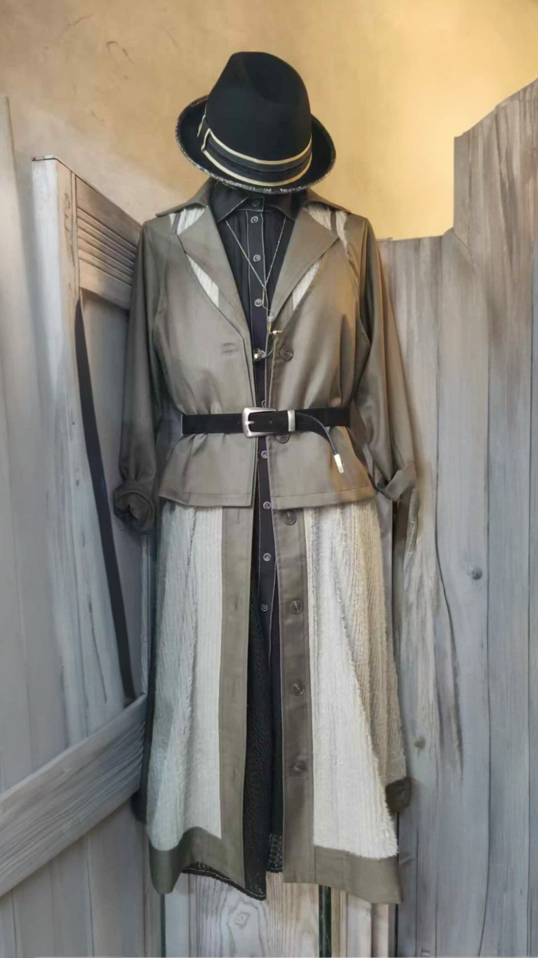 M262111 《超有型😎假吊帶外套OPS》綠