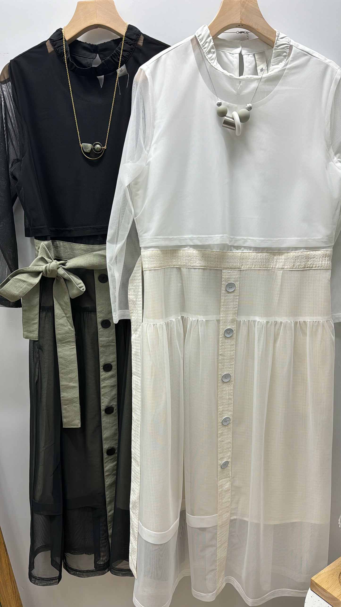 L189303《仙女🧚♀️滑滑布假兩件連身裙》M SIZE