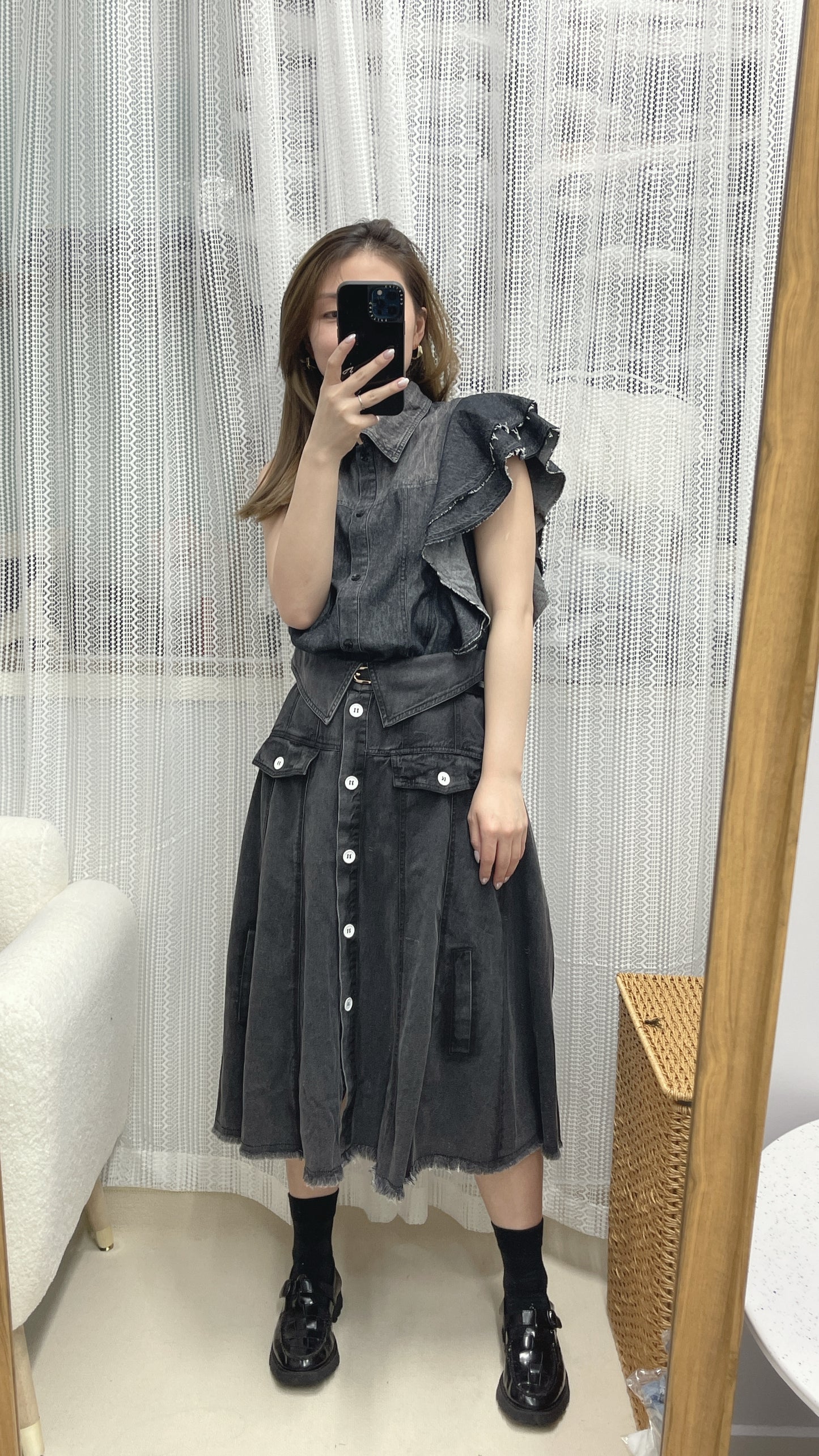 《半Ruffles牛仔背心》兩色入 (黑色)