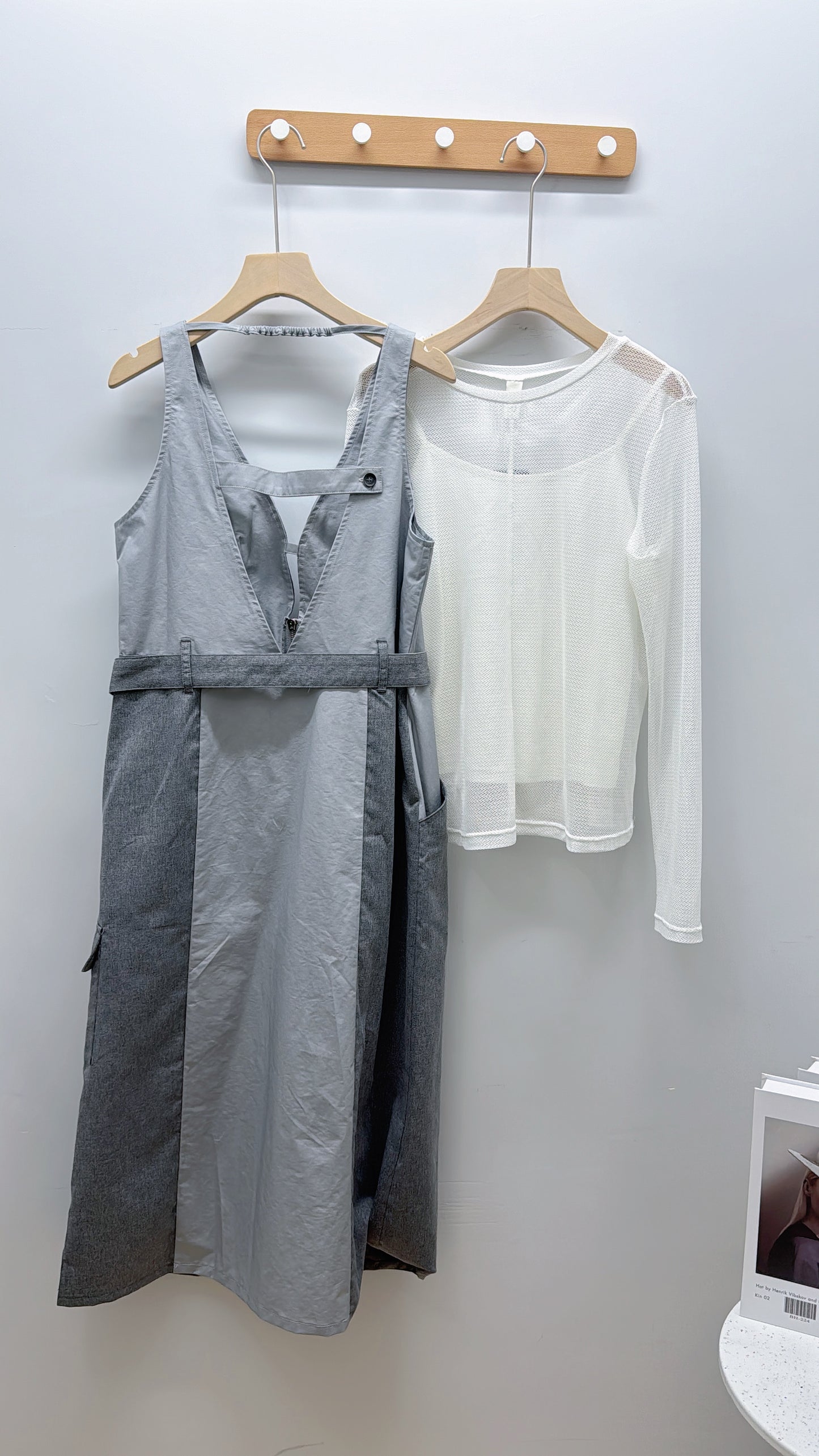 L440509《兩件套：TOP+吊帶型格OPS》白灰