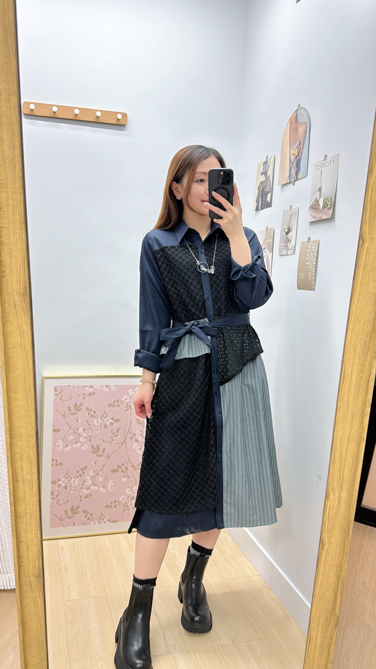 B46212《蕾絲拼直間布連身裙》灰白