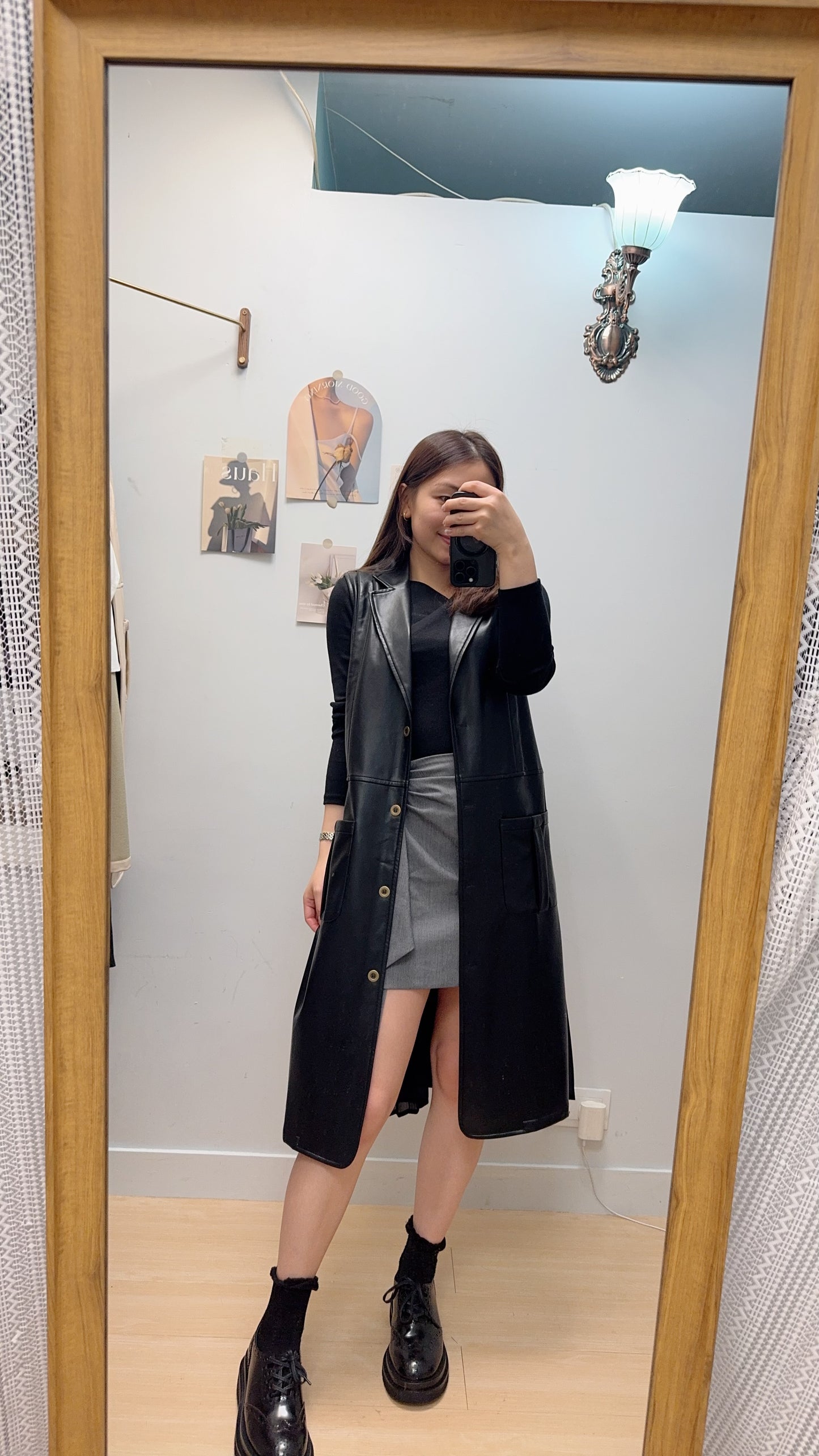 M263010 《軟身彷皮外套拼側百褶》兩色（杏/黑）