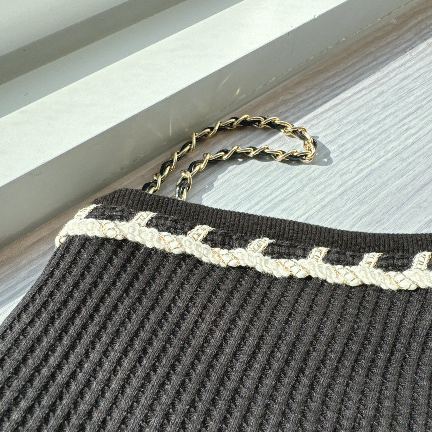 現貨【3月韓國】小香風斜肩韓系TOP 白色