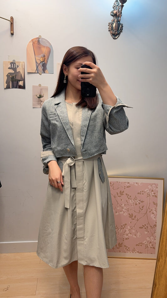 B54710 《假兩件：短西裝外套+隱形鈕OPS》 杏