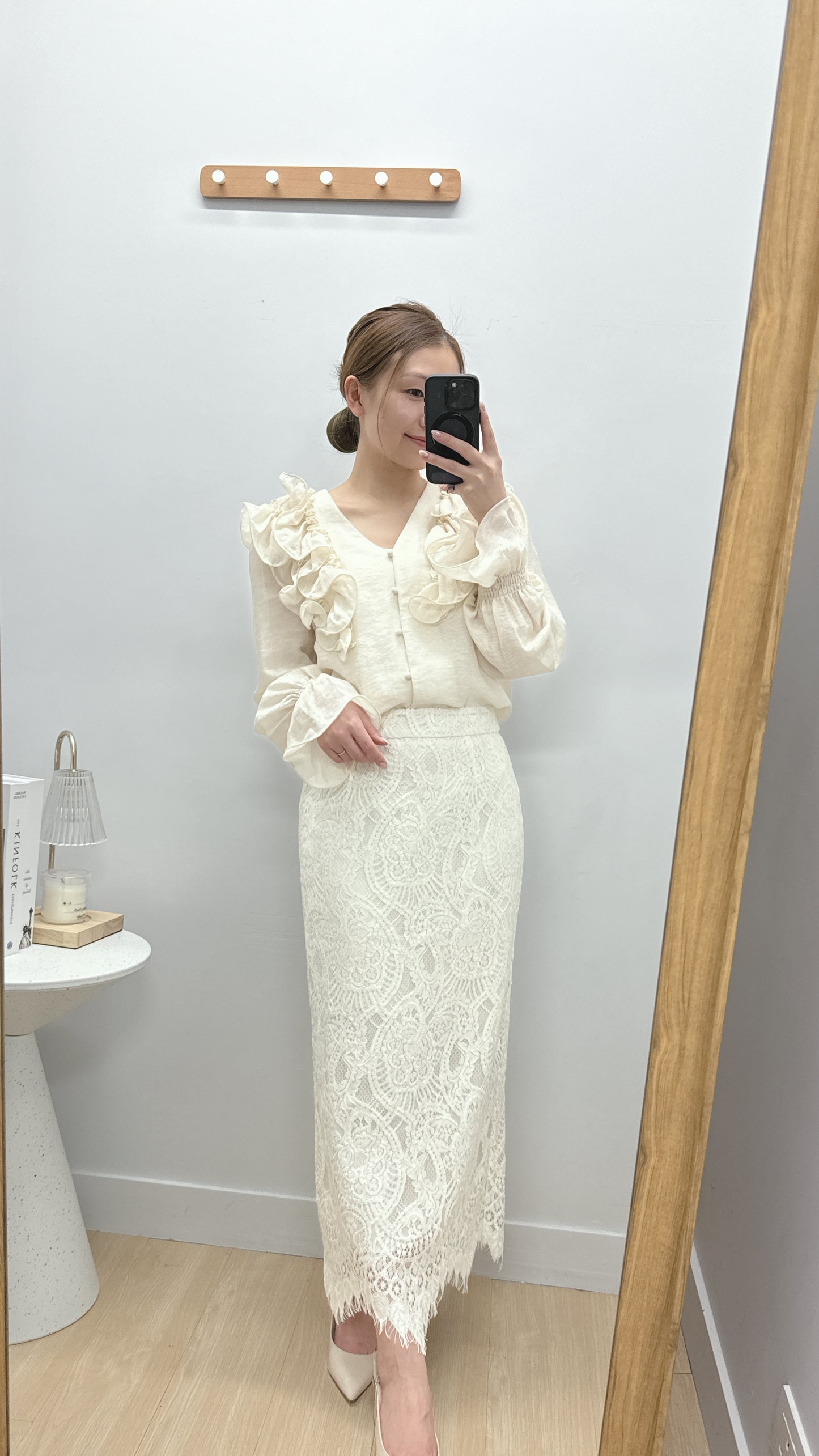【4月廠商貨】全LACE布後開叉PENCIL SKIRT