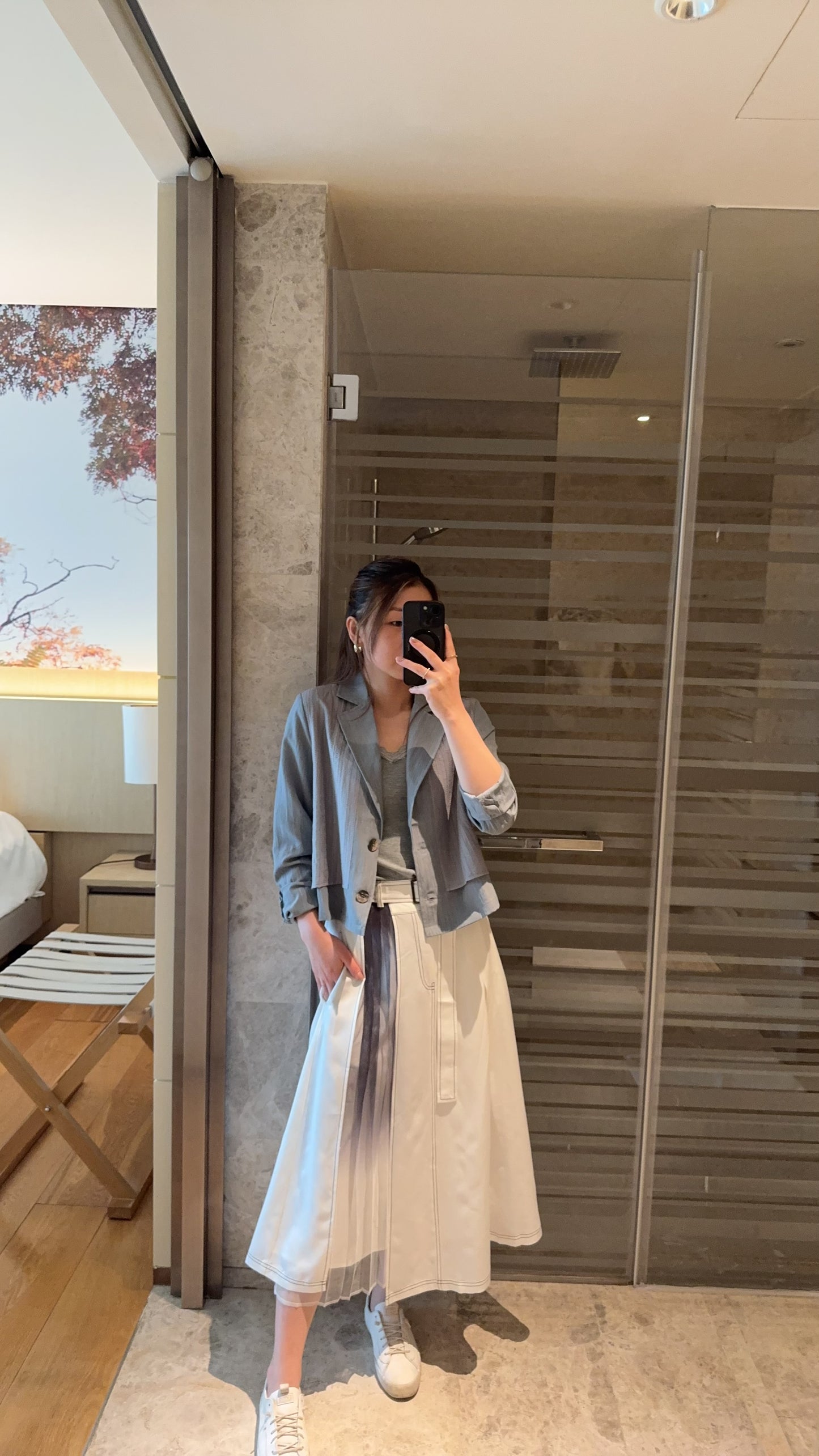 P174003《漸變紗拼明線半截裙（白/藍）