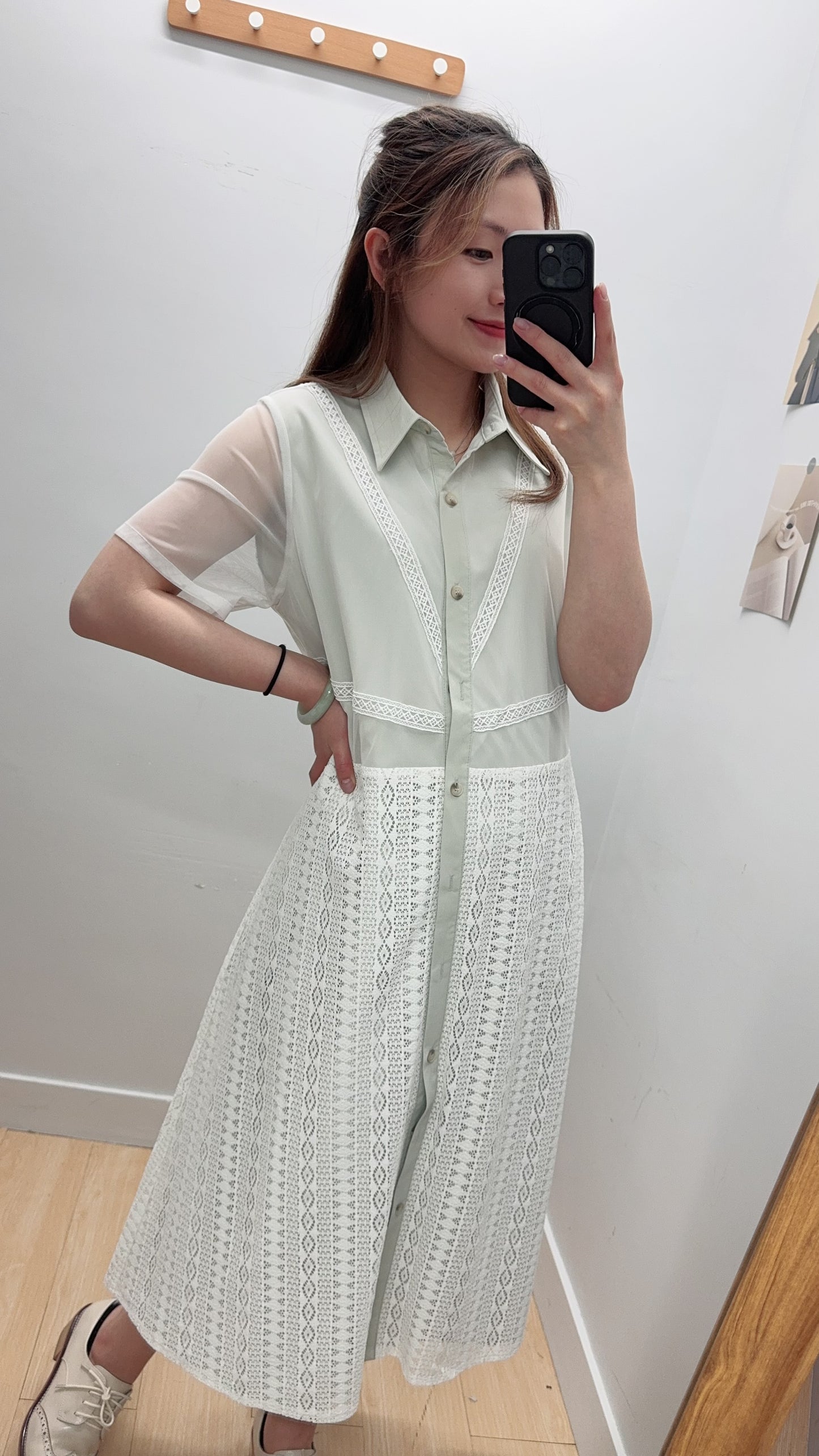 B47004《重手工透透袖拼全Lace OPS》（淺粉綠/黑藍）