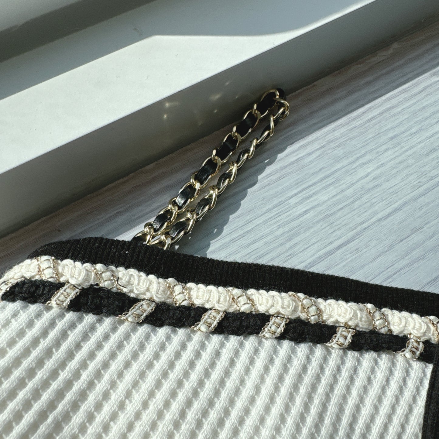 現貨【3月韓國】小香風斜肩韓系TOP 白色