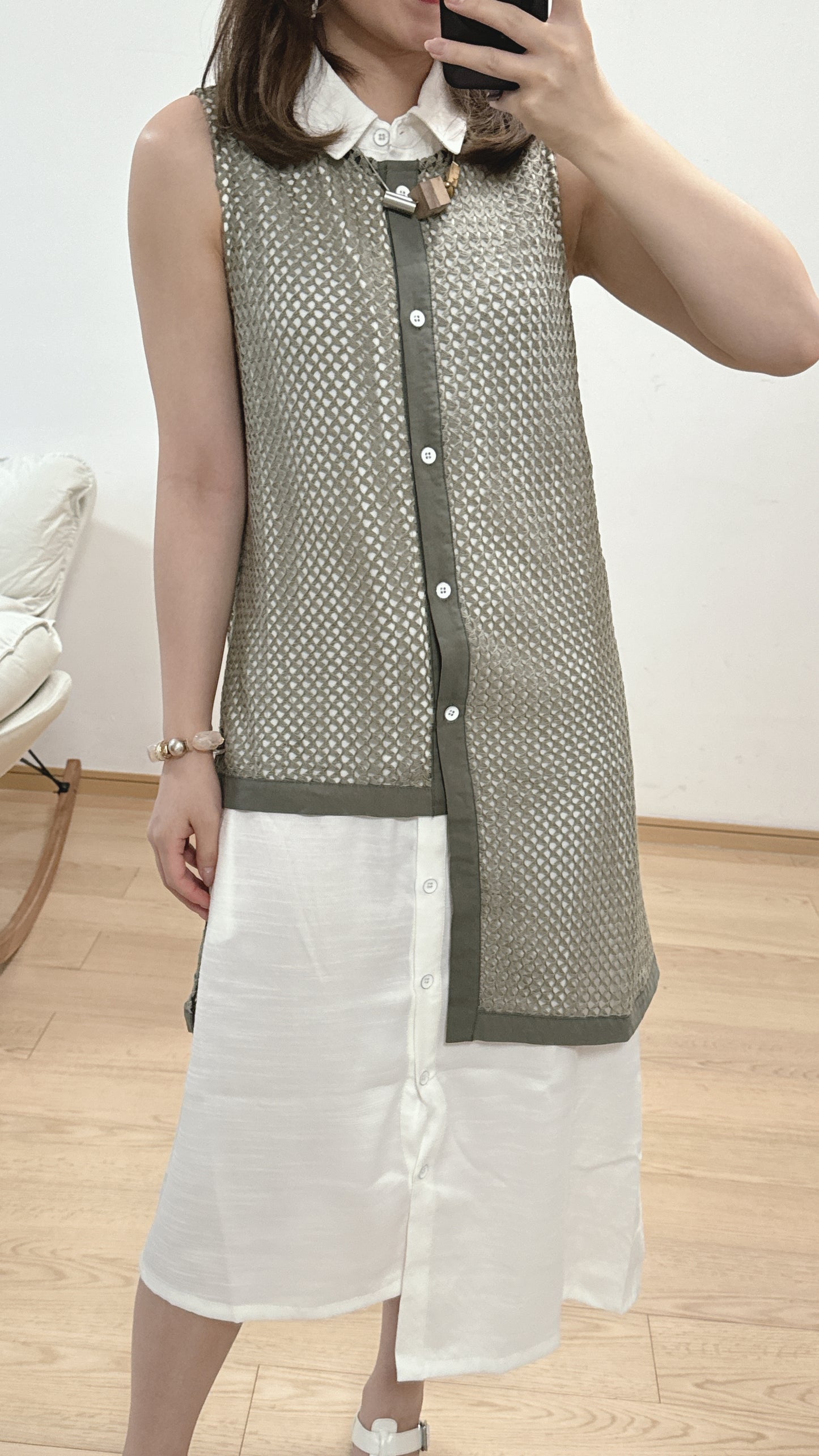 L4977《8月新品：格仔網網背心OPS》(白色）M size