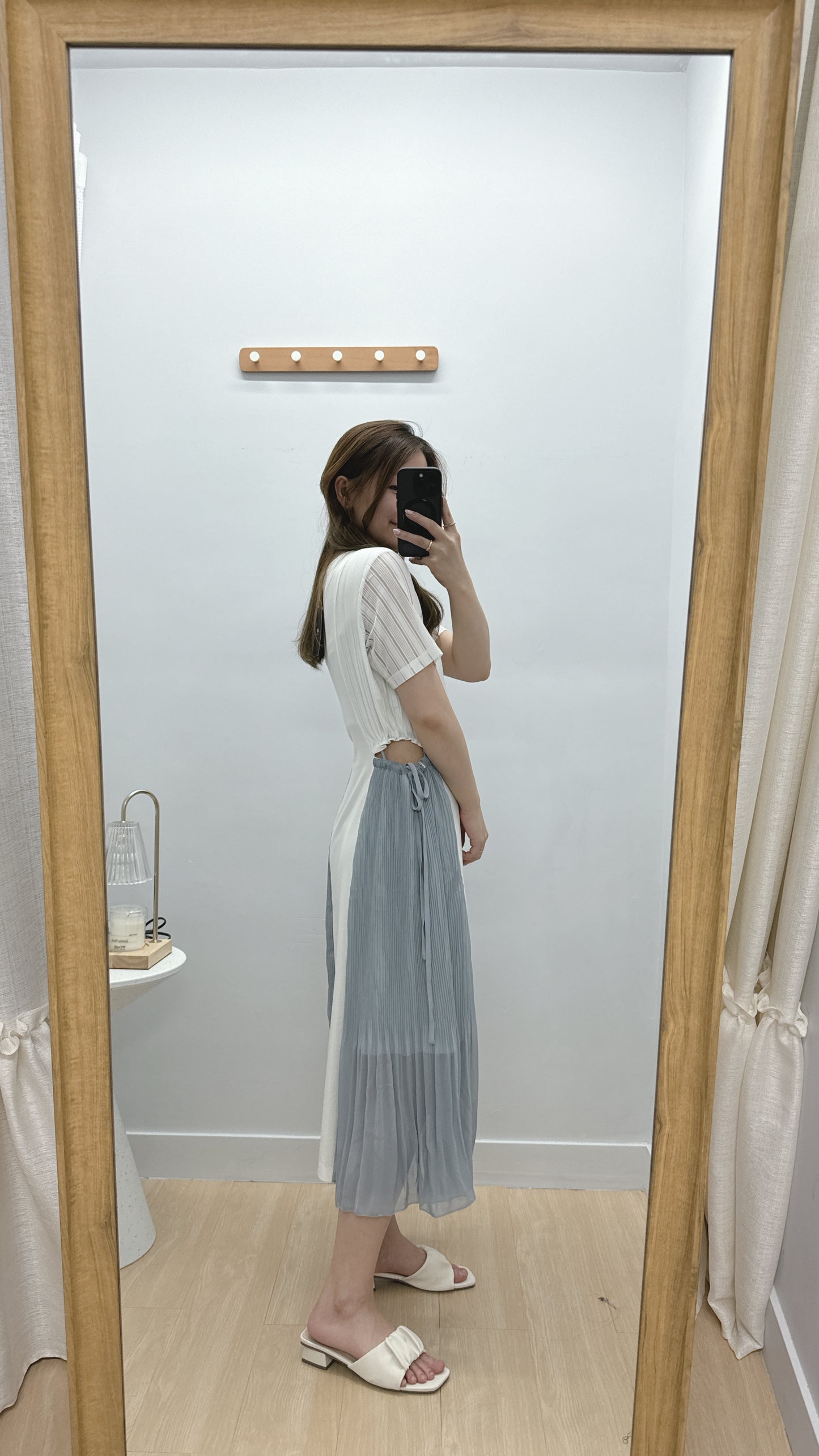 L489706《6月新品：兩側露腰連身裙》兩色入 （白色）
