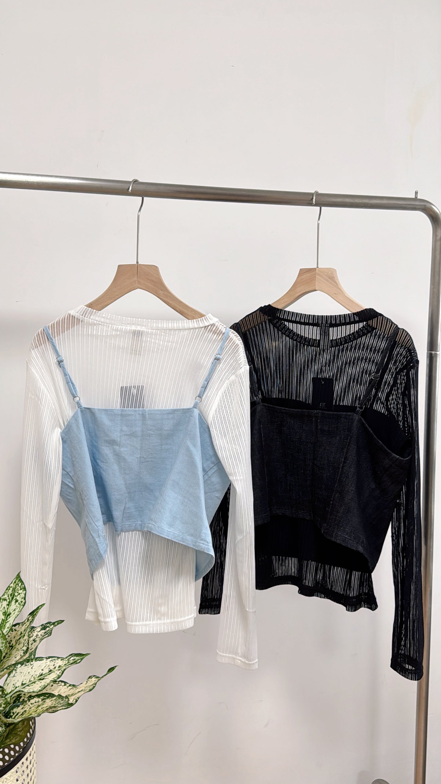 L496609《一套兩件：TOP+吊帶牛仔》白色