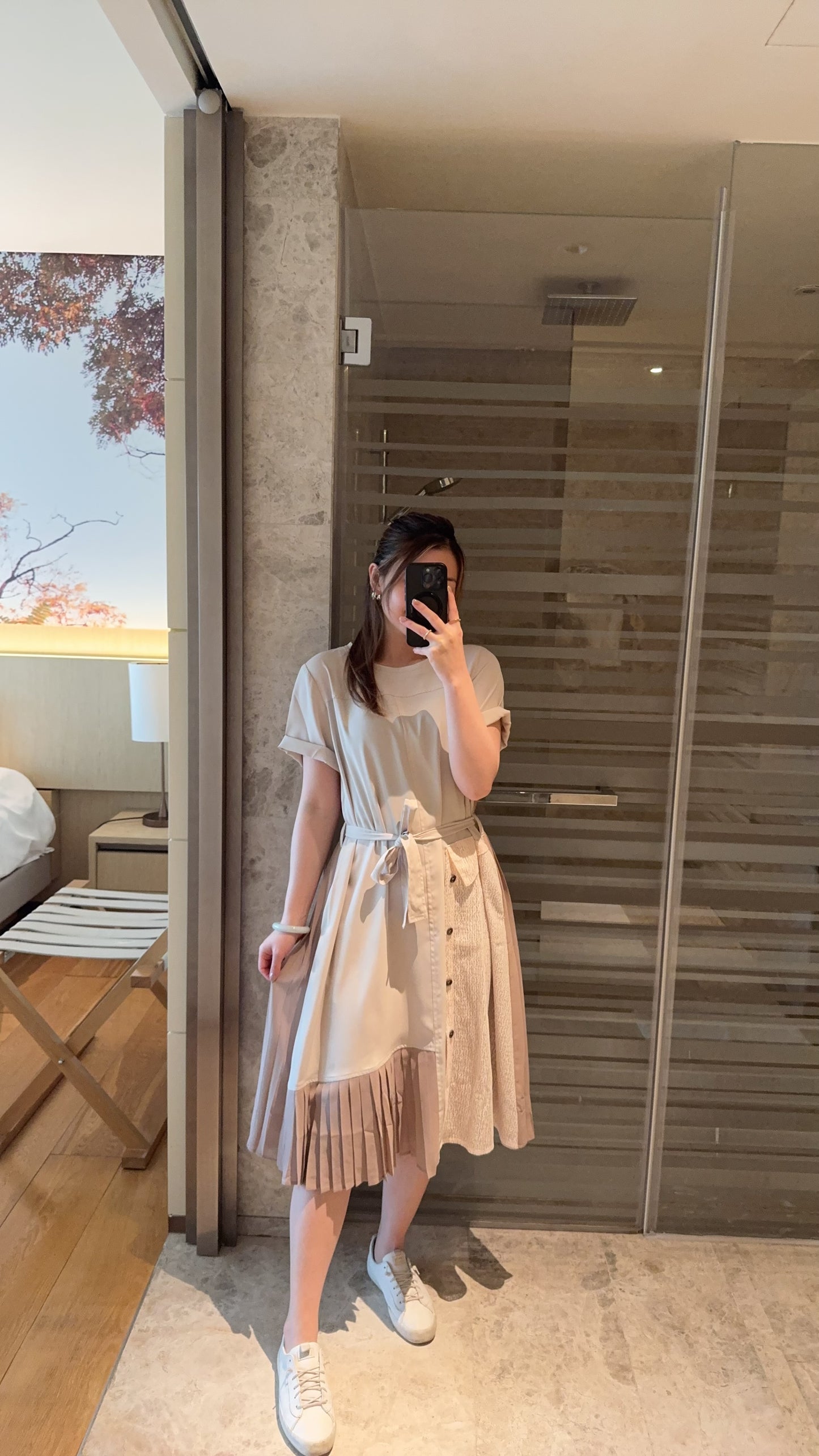 P174103《圓領滑捋捋拼百褶OPS》（杏/藍）