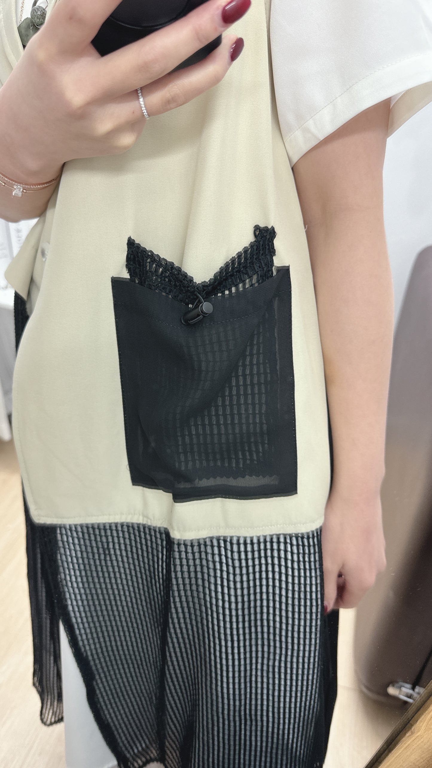B35903《超輕涼浸浸背心外套》兩色入 (杏黑)