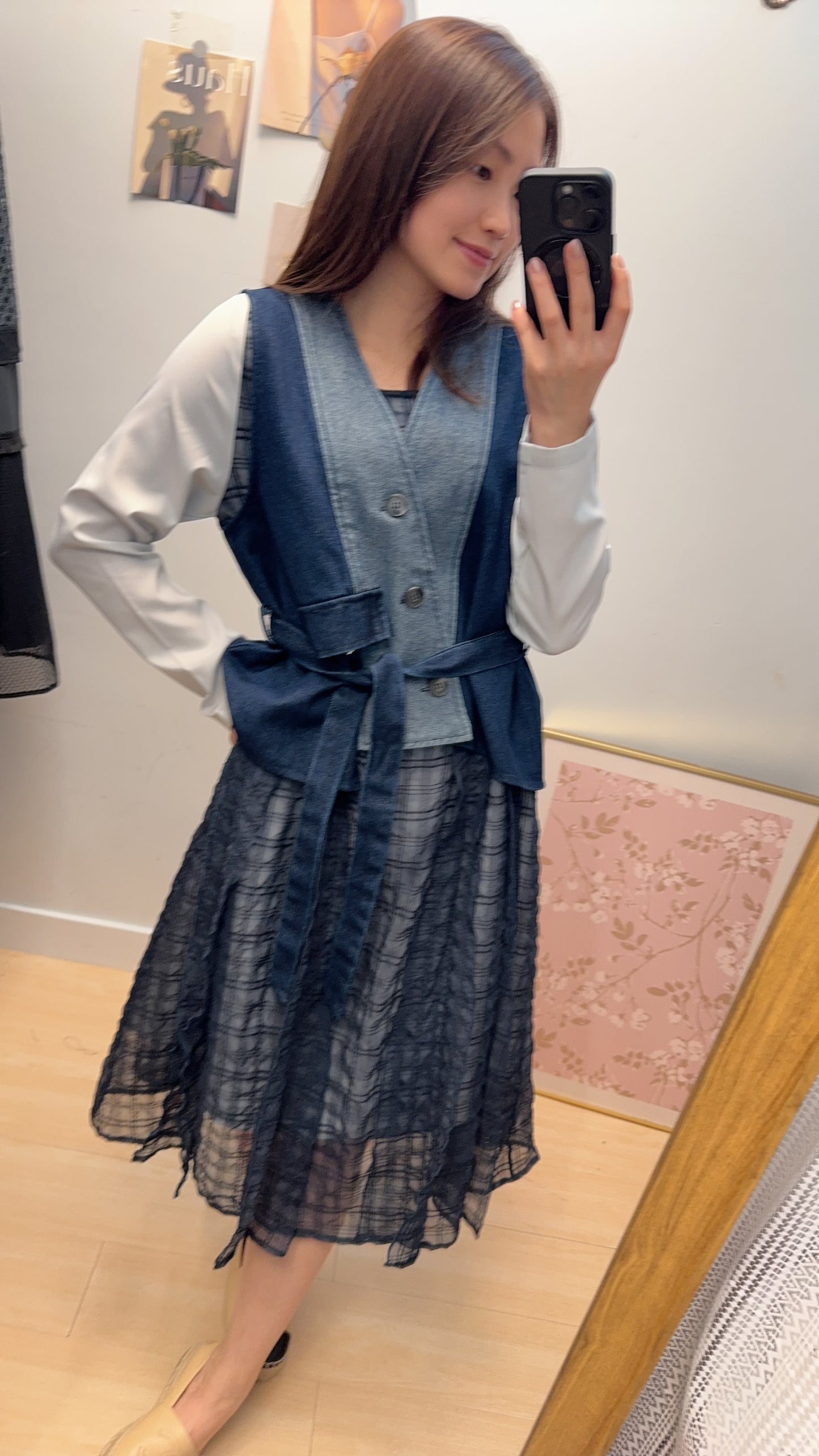 B53410 《牛仔馬甲+美美格仔皺皺OPS》 兩色（白藍/黑綠）