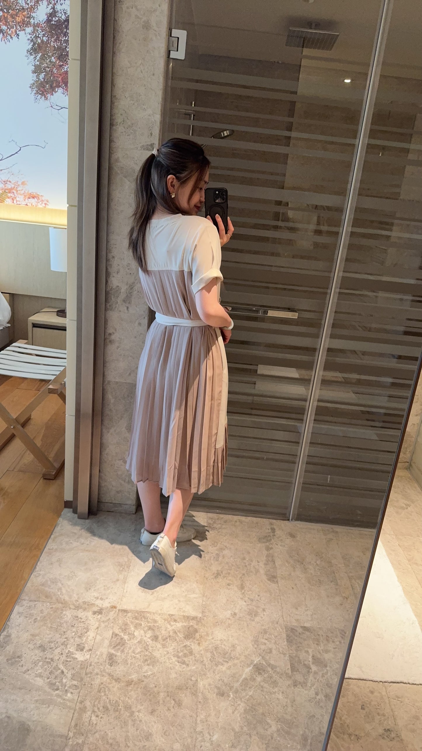 P174103《圓領滑捋捋拼百褶OPS》（杏/藍）