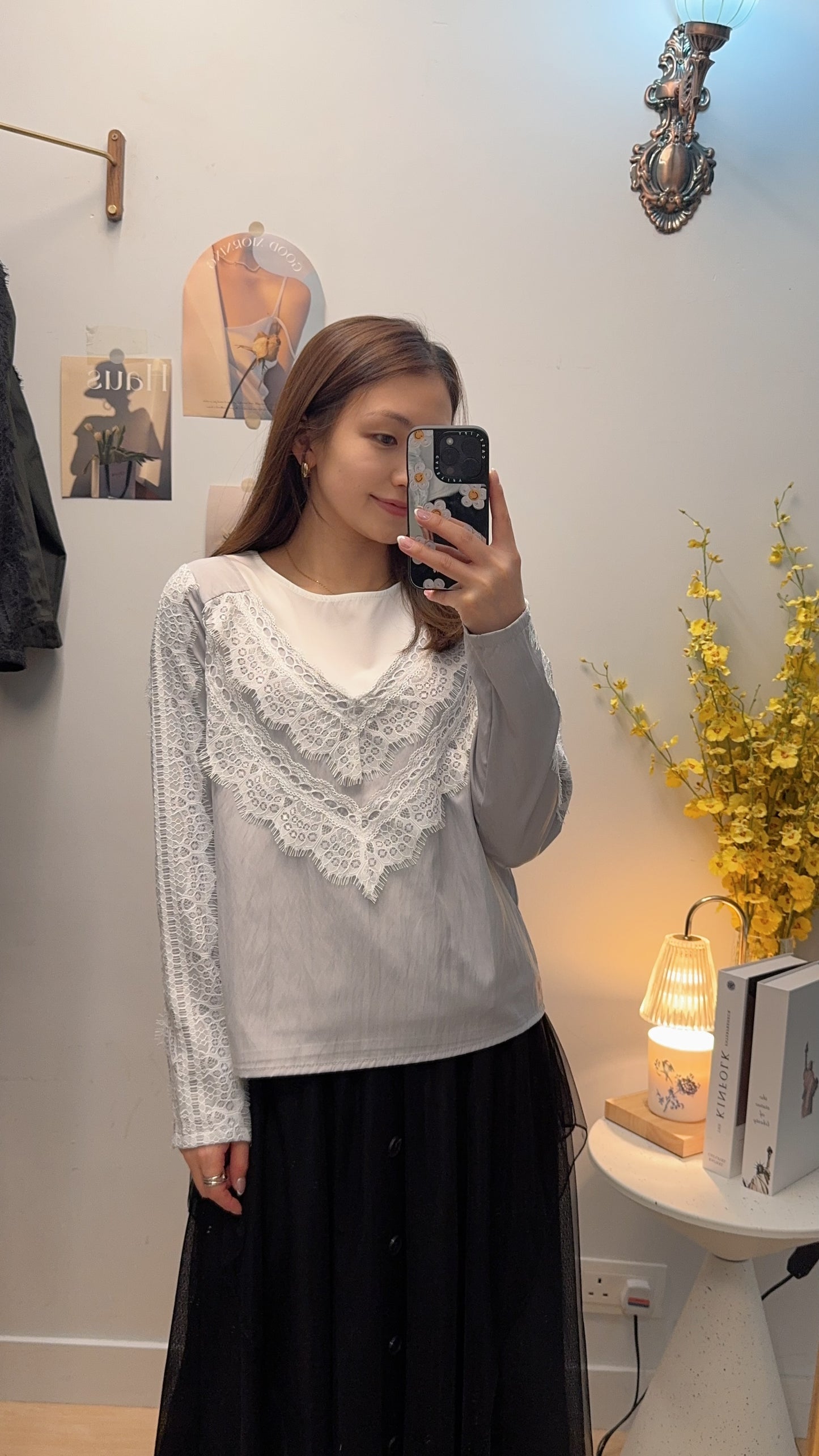 B54811 《鬆身LACE TOP》兩色（白灰/黑綠）