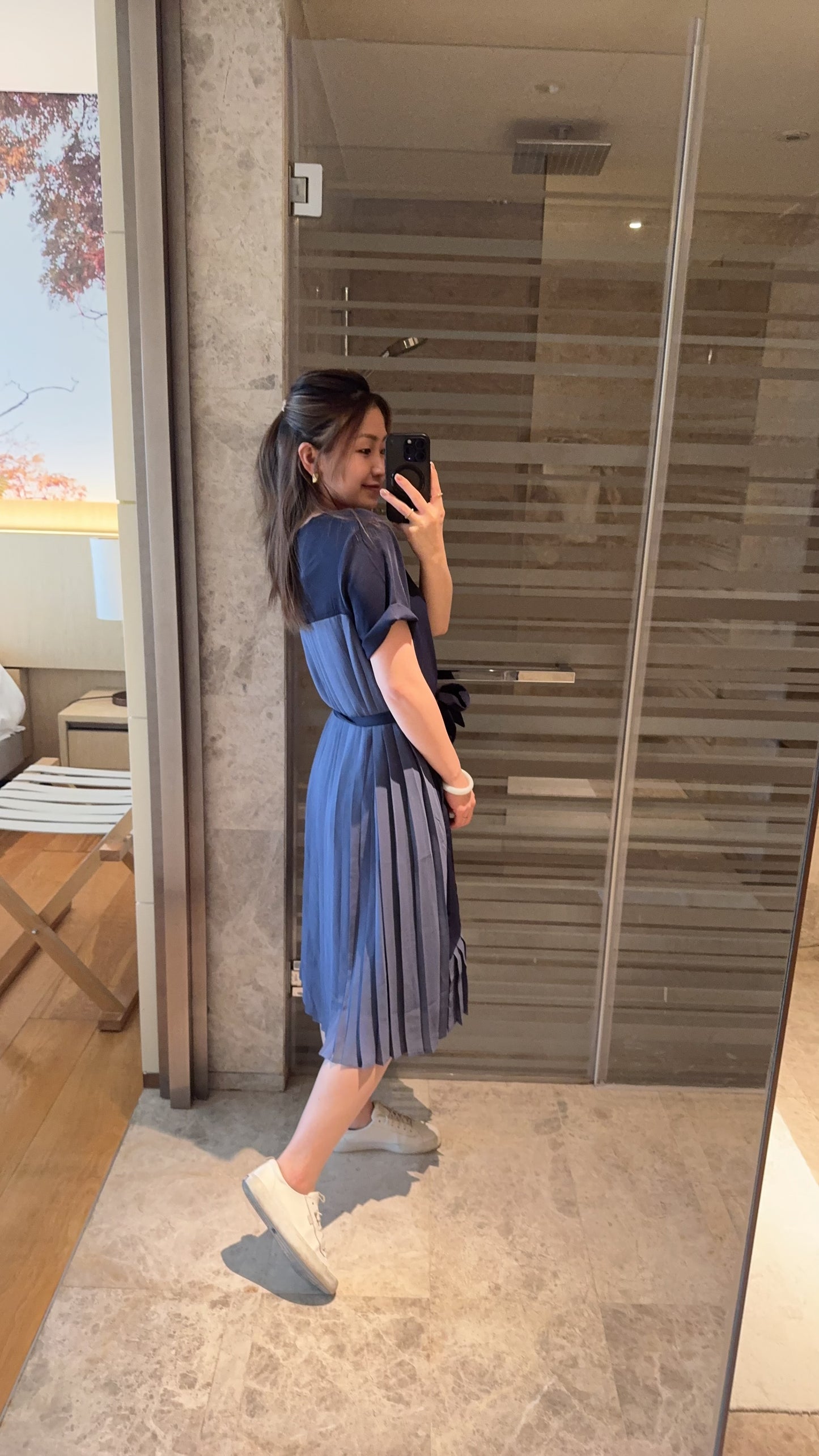 P174103《圓領滑捋捋拼百褶OPS》（杏/藍）