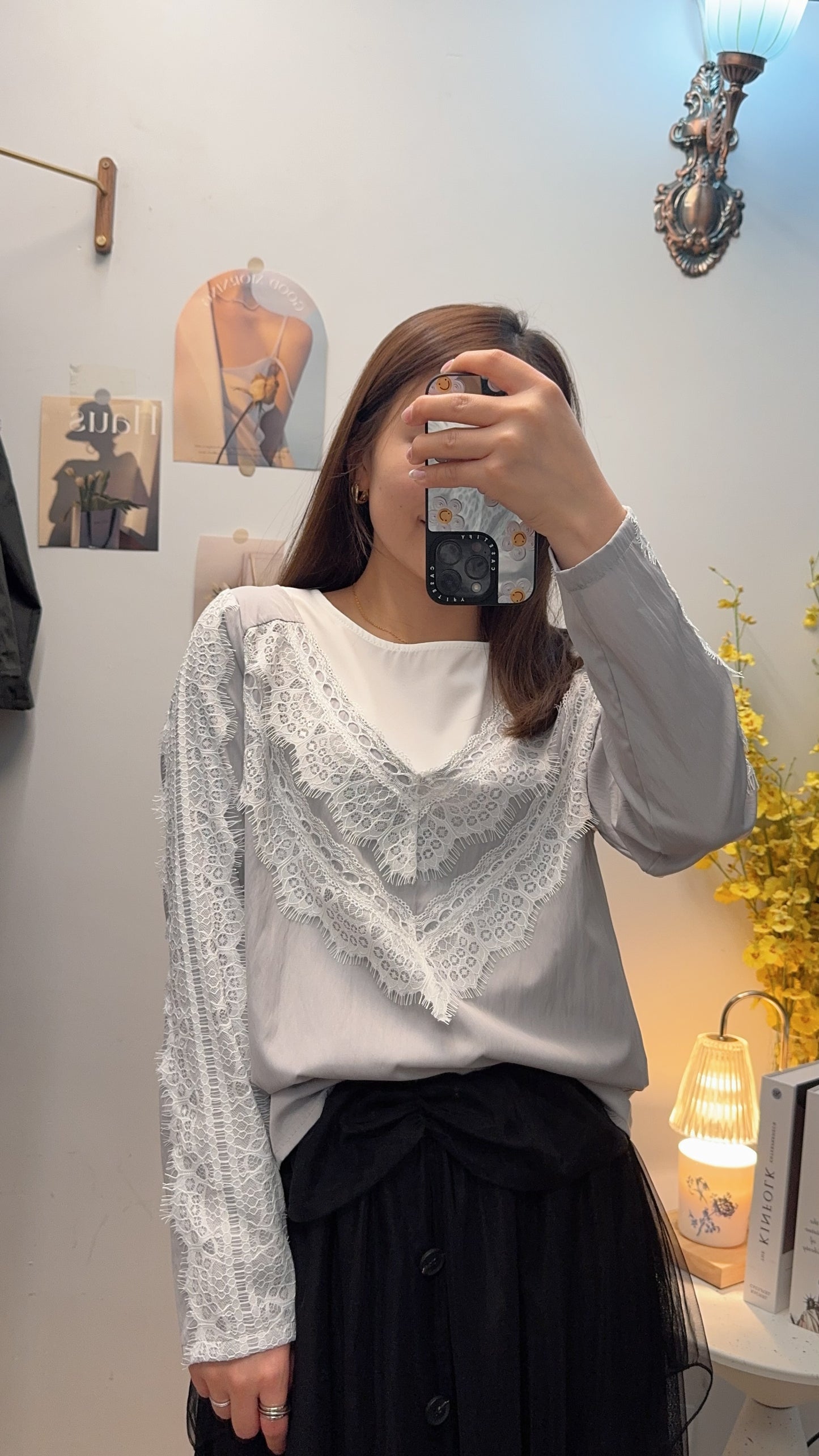 B54811 《鬆身LACE TOP》兩色（白灰/黑綠）