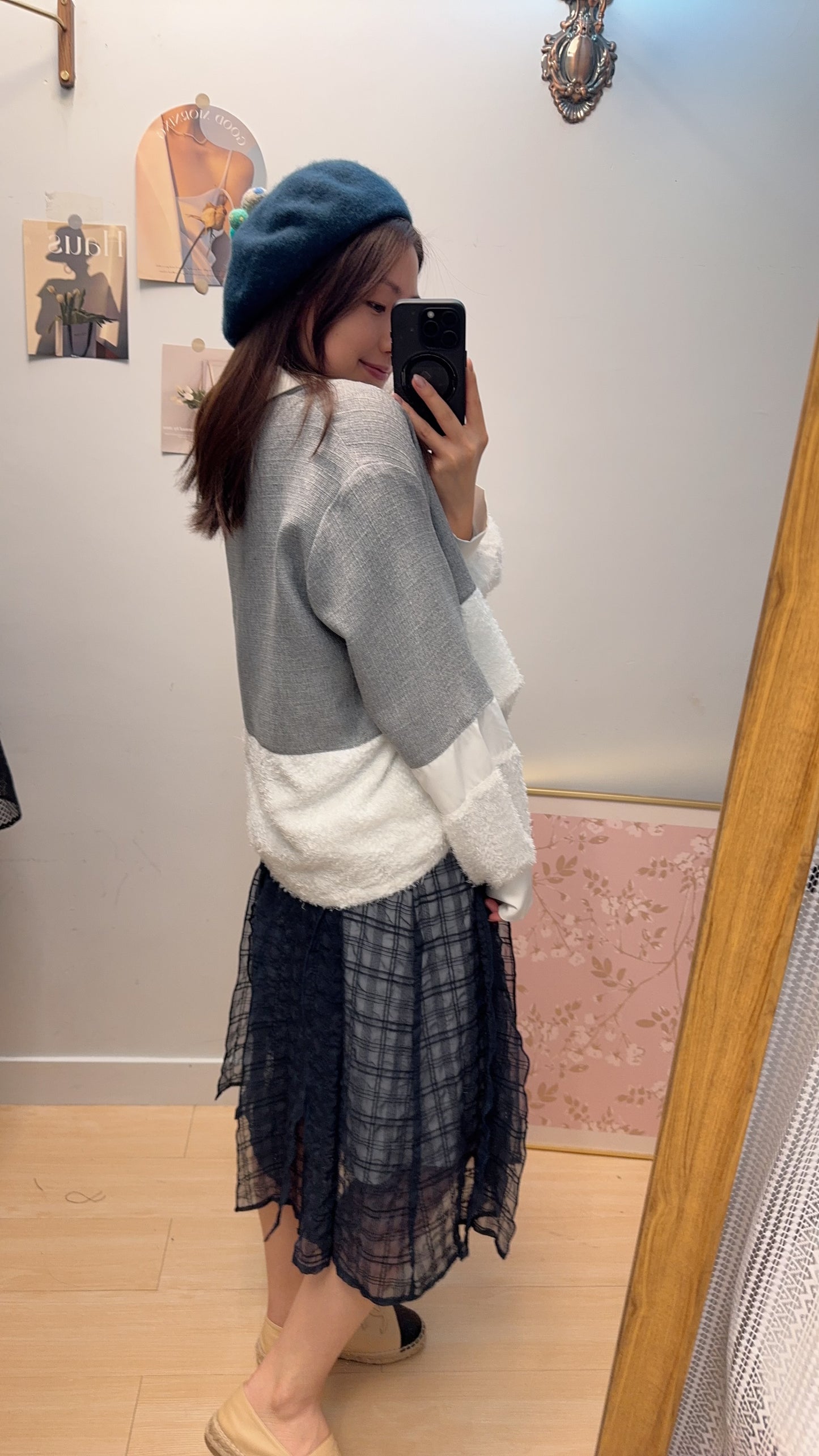 B54410 《Oversize 偽衛衣恤衫》 兩色（白灰/黑藍）