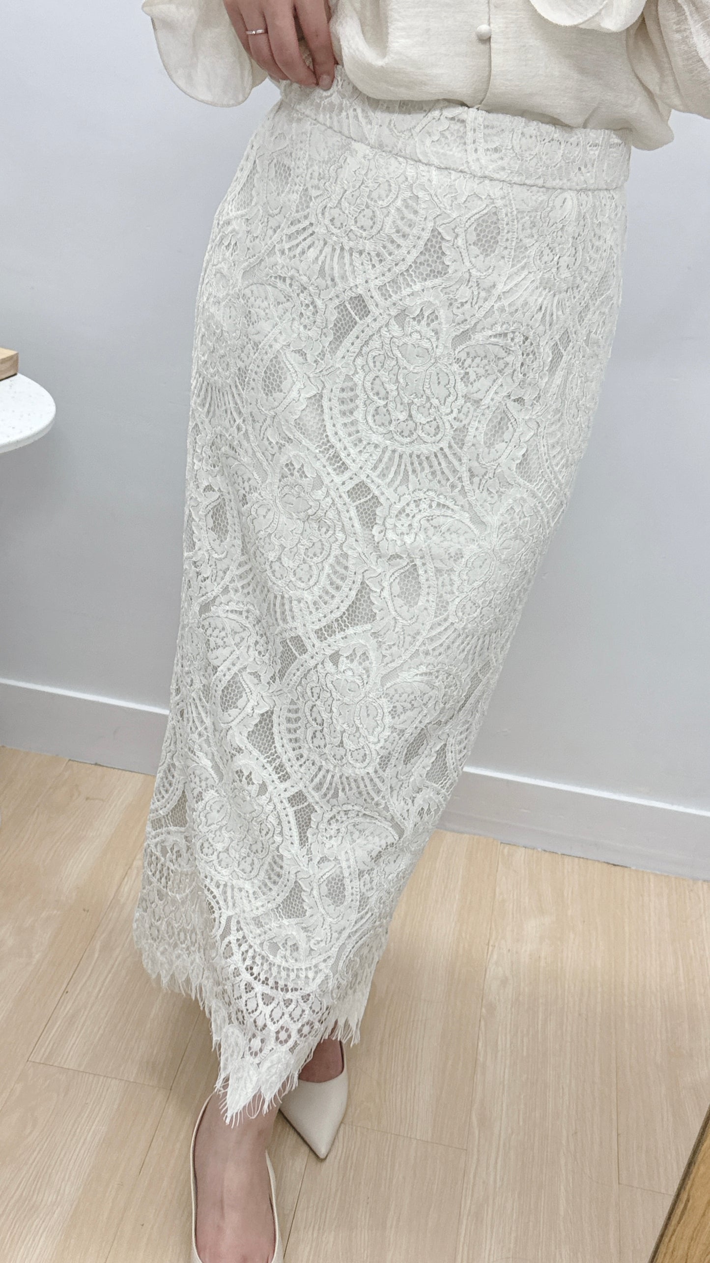 【4月廠商貨】全LACE布後開叉PENCIL SKIRT