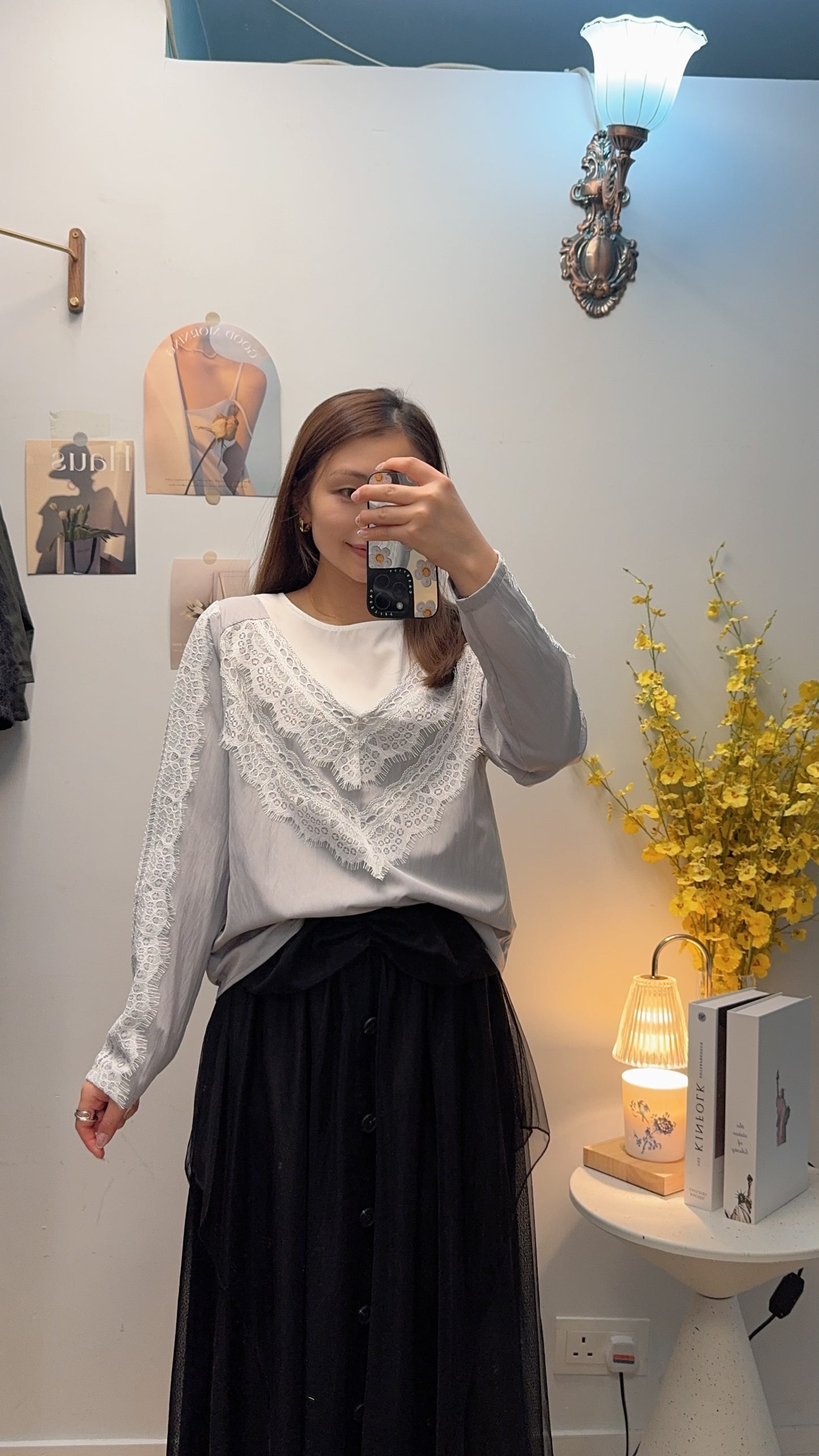 B54811 《鬆身LACE TOP》兩色（白灰/黑綠）