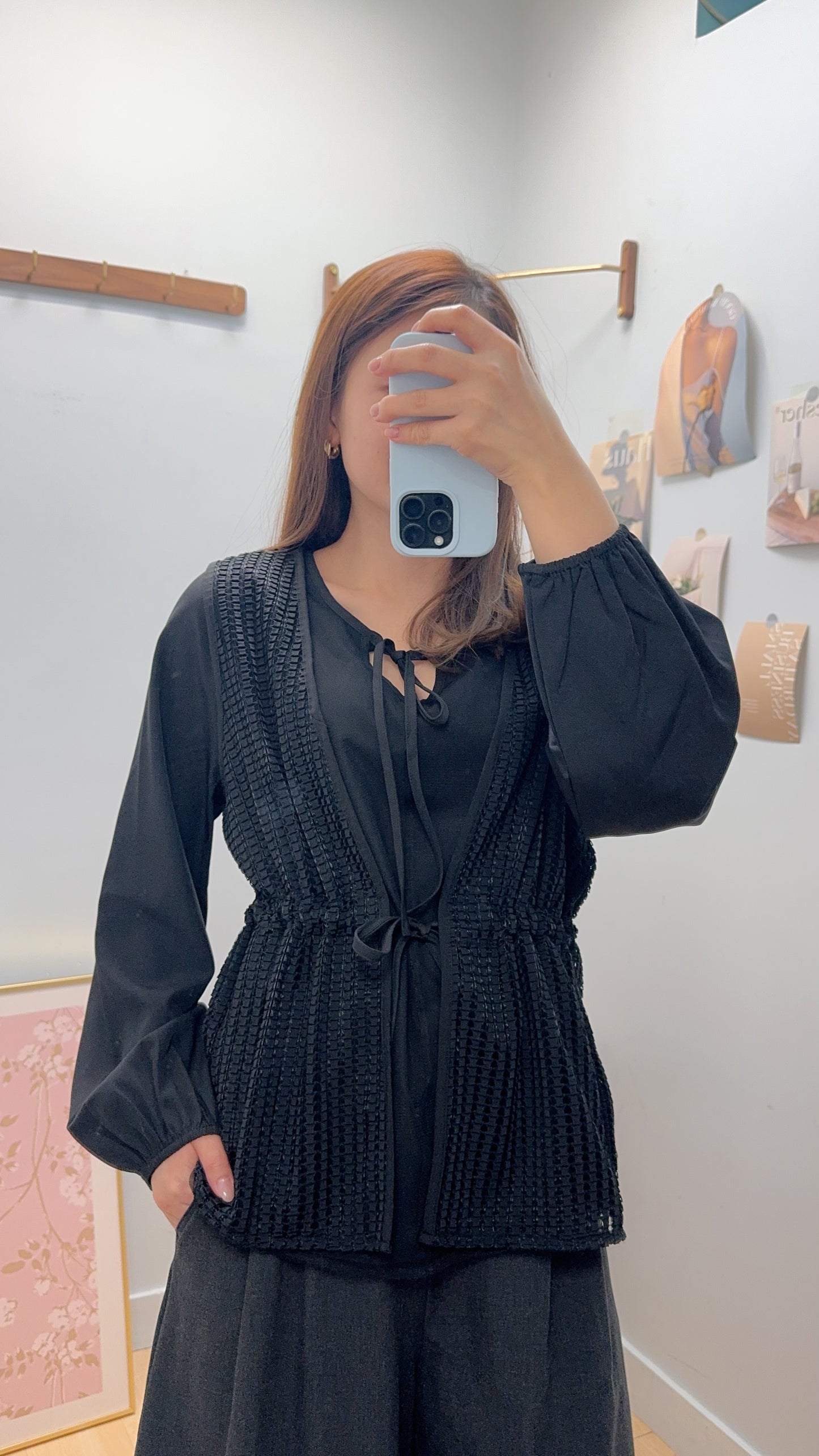 B53611 《兩件套：網背心+蝴蝶結領TOP》兩色（白/黑）